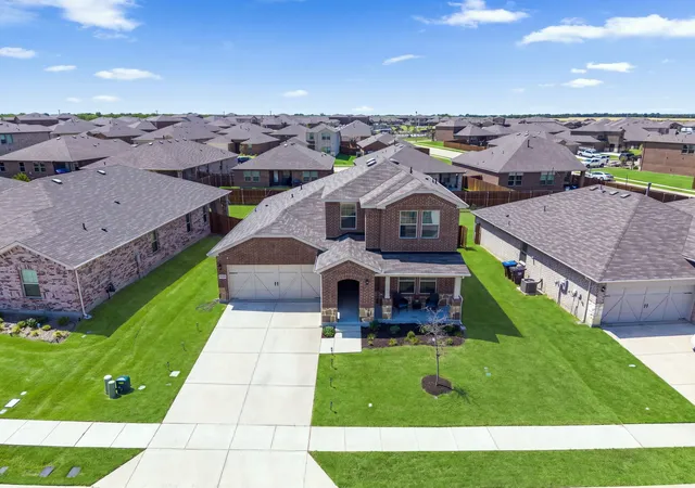 Photo 3 of Single family home for sale at 2314 Peregrine Wy, Crandall, TX 75114 | MLS# 21337584 | Listing updated on 2026-08-26