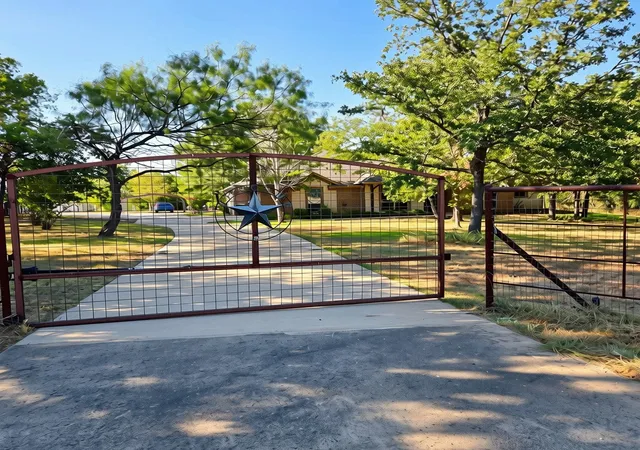 Photo 1 of Single family home for sale at 205 Niki Rd, Paradise, TX 76073 | MLS# 21356826 | Listing updated on 2026-09-02
