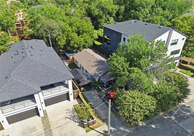 Photo 3 of Sale Pending at 2319 Hondo Ave, Dallas, TX 75219 | MLS# 21355304 | Listing updated on 2026-08-27