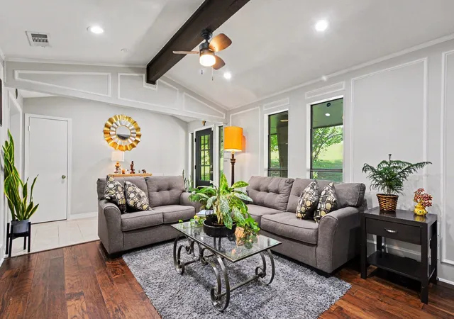 Photo 2 of Single family home for sale at 175 E Pleasant Run Rd, Cedar Hill, TX 75104 | MLS# 21346878 | Listing updated on 2026-08-28