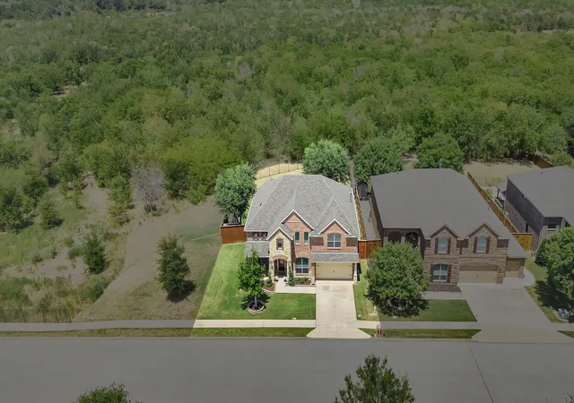 Photo 2 of Single family home for sale at 1133 Bentley Dr, Roanoke, TX 76262 | MLS# 21357934 | Listing updated on 2026-08-31