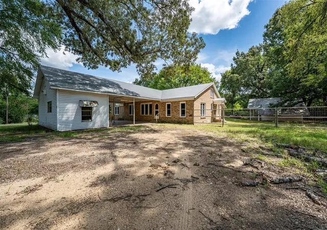 Photo 1 of Single family home for sale at 5250 Fm 2494, Athens, TX 75751 | MLS# 21358099 | Listing updated on 2026-08-21