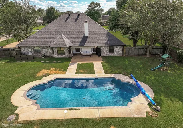 Photo 3 of Single family home for sale at 354 Hunters Holw, Bossier City, LA 71111 | MLS# 21358576 | Listing updated on 2026-08-23