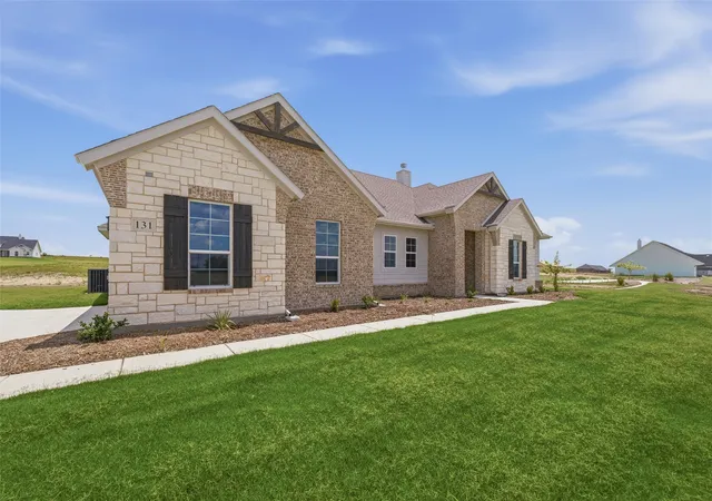 Photo 3 of Single family home for sale at 131 Big Sky Rd, Decatur, TX 76234 | MLS# 21357863 | Listing updated on 2026-09-30