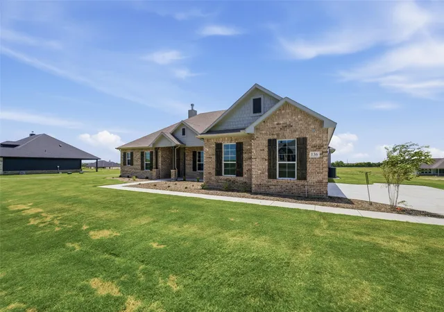 Photo 3 of Single family home for sale at 136 Hillview Trl, Decatur, TX 76234 | MLS# 21357902 | Listing updated on 2026-10-07