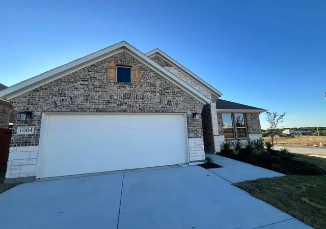 Photo 1 of Single family home for sale at 1004 Elmstead Dr, Fort Worth, TX 76108 | MLS# 21358262 | Listing updated on 2026-10-08