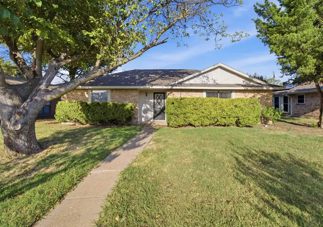Photo 1 of Single family home for sale at 2602 College Park Dr, Rowlett, TX 75088 | MLS# 21356447 | Listing updated on 2026-09-18