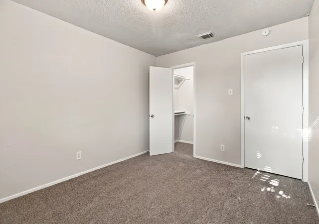 Photo 4 of Single family home for sale at 2602 College Park Dr, Rowlett, TX 75088 | MLS# 21356447 | Listing updated on 2026-09-18
