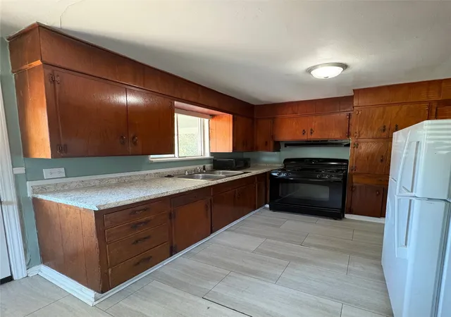 Photo 3 of Single family home for sale at 8408 David Dr, Shreveport, LA 71106 | MLS# 21353743 | Listing updated on 2026-08-13