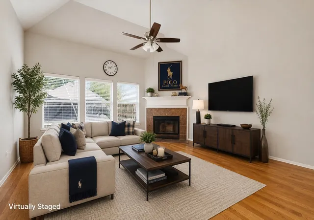 Photo 4 of Sale Pending at 13875 Valley Mills Dr, Frisco, TX 75033 | MLS# 21348946 | Listing updated on 2026-09-29