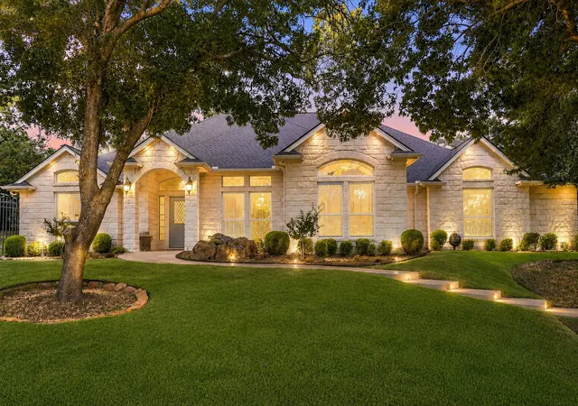 Photo 1 of Sale Pending at 144 Saddle Brook Dr, Hudson Oaks, TX 76087 | MLS# 21356858 | Listing updated on 2026-10-06
