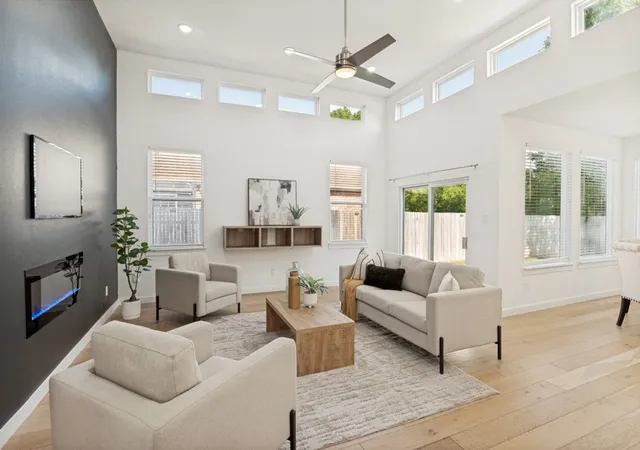 Photo 1 of Single family home for sale at 1942 Mcbroom St, Dallas, TX 75212 | MLS# 21358616 | Listing updated on 2026-09-21