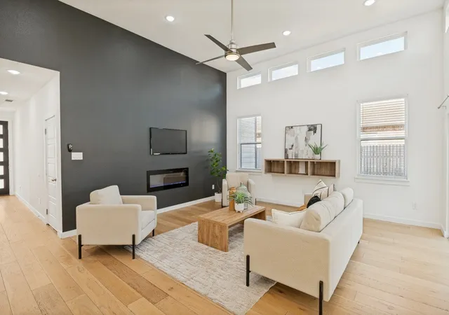 Photo 4 of Single family home for sale at 1942 Mcbroom St, Dallas, TX 75212 | MLS# 21358616 | Listing updated on 2026-09-21