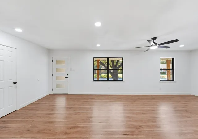 Photo 4 of Single family home for sale at 802 Ranier Cir, Garland, TX 75041 | MLS# 21358701 | Listing updated on 2026-10-05