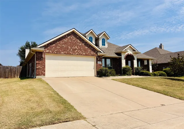 Photo 2 of Single family home for sale at 2229 Caroline Dr, Weatherford, TX 76087 | MLS# 21355729 | Listing updated on 2026-09-27