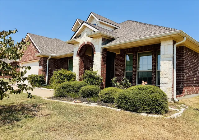 Photo 3 of Single family home for sale at 2229 Caroline Dr, Weatherford, TX 76087 | MLS# 21355729 | Listing updated on 2026-09-27