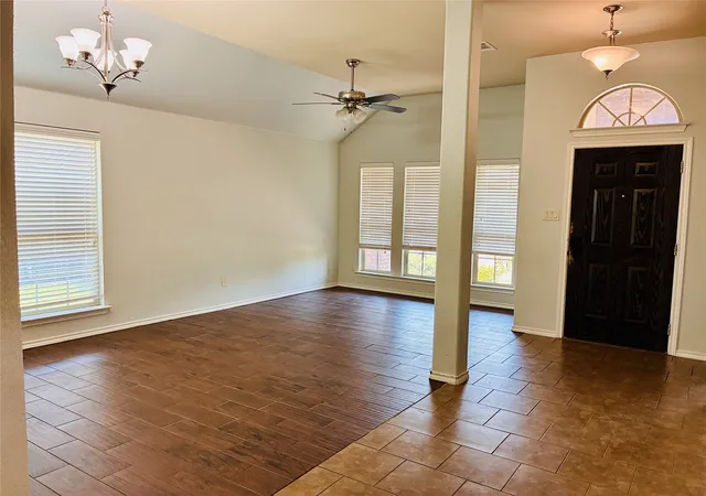 Photo 4 of Single family home for sale at 2229 Caroline Dr, Weatherford, TX 76087 | MLS# 21355729 | Listing updated on 2026-09-27