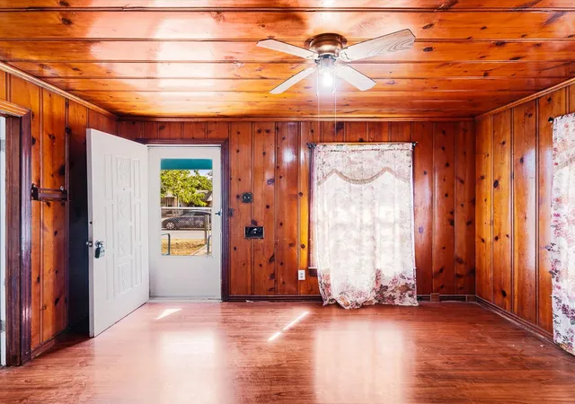 Photo 3 of Single family home for sale at 2618 Nw 23Rd St, Fort Worth, TX 76106 | MLS# 21353756 | Listing updated on 2026-08-13