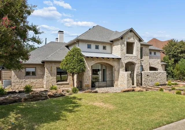 Photo 2 of Mansion for sale at 6823 Lakehurst Ave, Dallas, TX 75230 | MLS# 21356667 | Listing updated on 2026-08-30