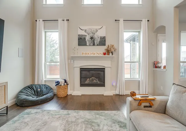 Photo 4 of Single family home for sale at 621 Brody Trl, Aledo, TX 76008 | MLS# 21358394 | Listing updated on 2026-09-06