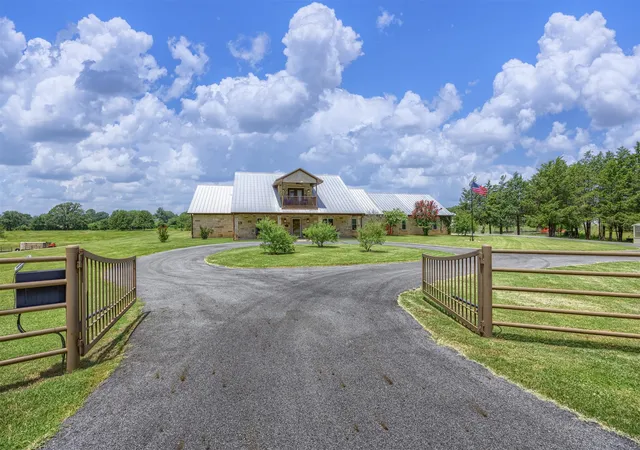 Photo 2 of Single family home for sale at 1131 Harvey Ln, Denison, TX 75020 | MLS# 21357291 | Listing updated on 2026-08-13