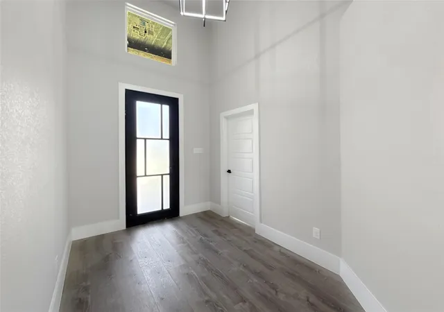 Photo 3 of Single family home for sale at 2130 Kathleen Ave, Dallas, TX 75216 | MLS# 21357497 | Listing updated on 2026-09-03