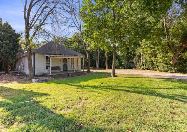 Photo 3 of Single family home for sale at 605 S Main, West, TX 76691 | MLS# 21358376 | Listing updated on 2026-10-07