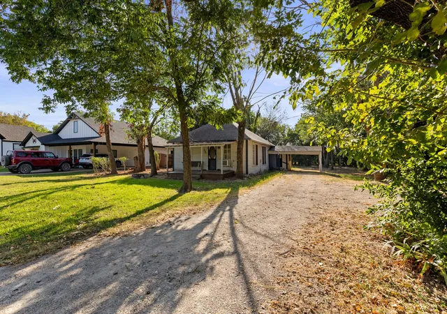 Photo 3 of Single family home for sale at 605 S Main, West, TX 76691 | MLS# 21358376 | Listing updated on 2026-10-07