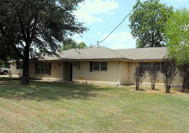 Photo 2 of Single family home for sale at 2137 State Hwy 69 S, Greenville, TX 75402 | MLS# 21357213 | Listing updated on 2026-08-13