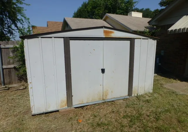 Photo 3 of Sale Pending at 10711 Tall Oak Dr, Fort Worth, TX 76108 | MLS# 21358820 | Listing updated on 2026-10-01