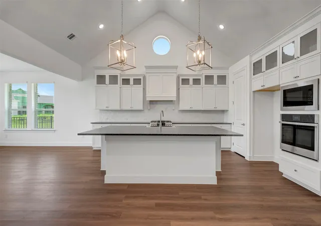 Photo 3 of Single family home for sale at 912 Wood Duck Ct, Heath, TX 75126 | MLS# 21358827 | Listing updated on 2026-08-24