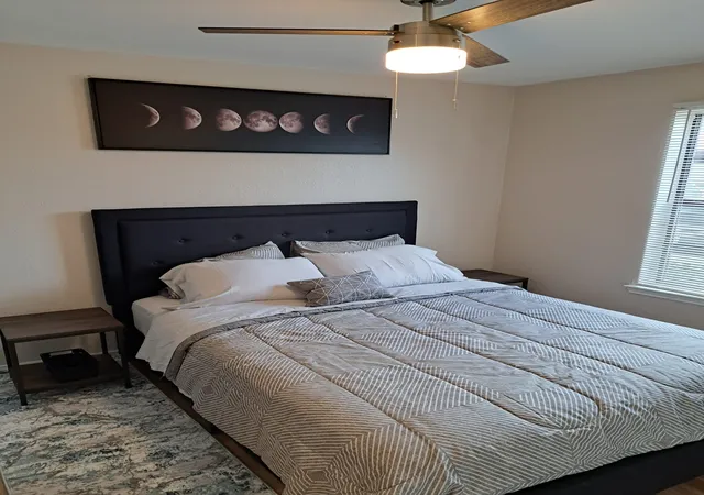 Photo 2 of Sale Pending at 1702 Crest Point Dr, Arlington, TX 76012 | MLS# 21358737 | Listing updated on 2026-09-04