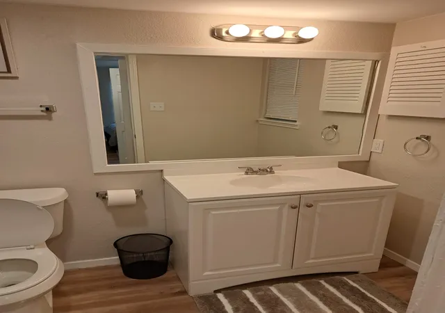 Photo 3 of Sale Pending at 1702 Crest Point Dr, Arlington, TX 76012 | MLS# 21358737 | Listing updated on 2026-09-04