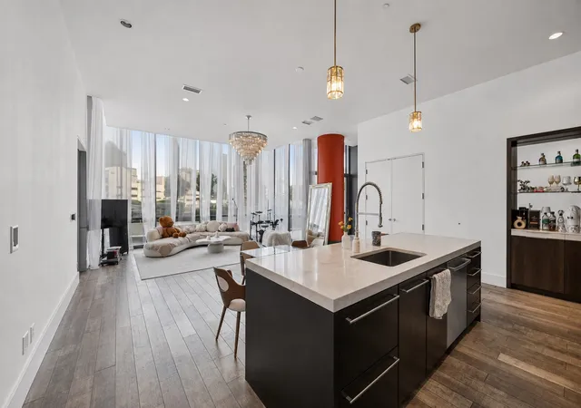 Photo 3 of Condo for sale at 2200 Victory Ave #502, Dallas, TX 75219 | MLS# 21358422 | Listing updated on 2026-08-13