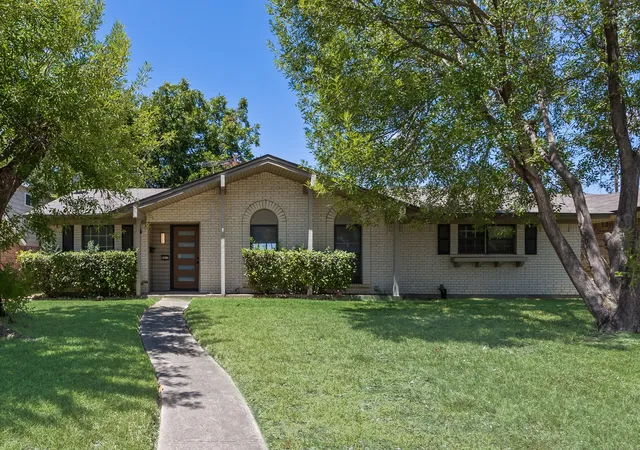 Photo 1 of Single family home for sale at 2917 Abston Dr, Mesquite, TX 75150 | MLS# 21358480 | Listing updated on 2026-08-23