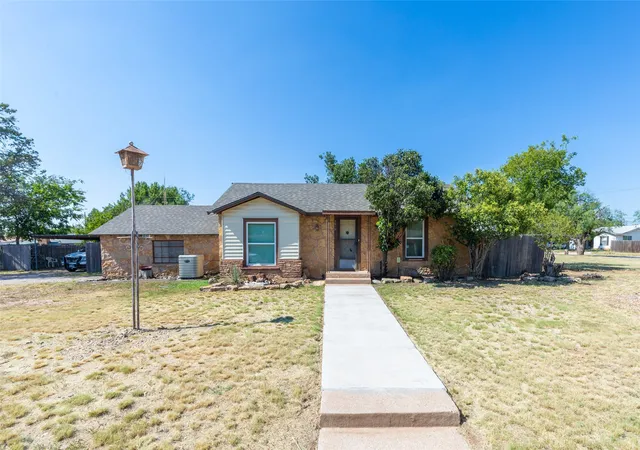 Photo 1 of Single family home for sale at 2610 S 25th St, Abilene, TX 79605 | MLS# 21356758 | Listing updated on 2026-08-14