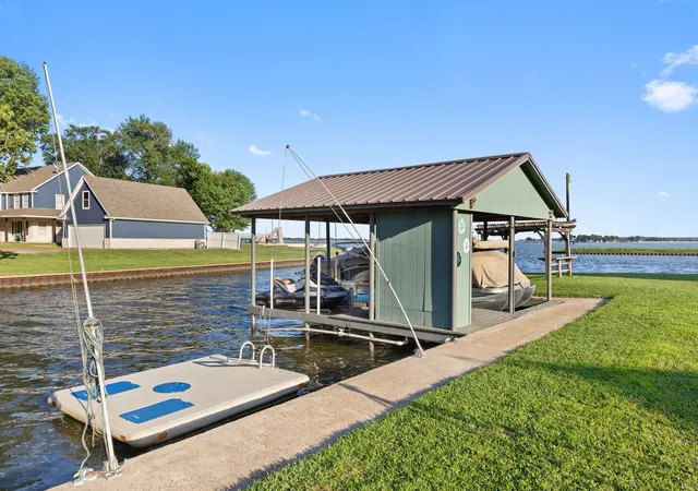 Photo 3 of Single family home for sale at 1035 Holiday Cir, Kemp, TX 75143 | MLS# 21358806 | Listing updated on 2026-08-13
