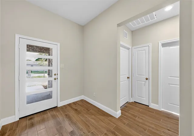 Photo 3 of Single family home for sale at 6127 Jeane St, Dallas, TX 75217 | MLS# 21356884 | Listing updated on 2026-09-25