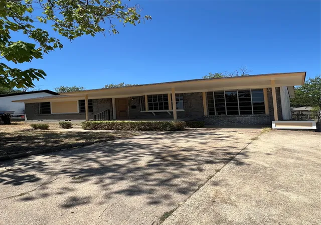 Photo 1 of Single family home for sale at 5809 Trio Ln, Dallas, TX 75241 | MLS# 21358888 | Listing updated on 2026-09-16