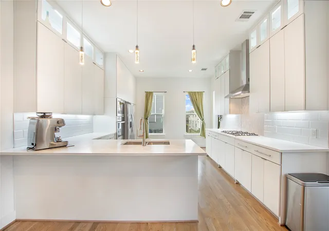 Photo 2 of Townhouse for sale at 4634 Virginia Ave, Dallas, TX 75204 | MLS# 21358809 | Listing updated on 2026-08-14