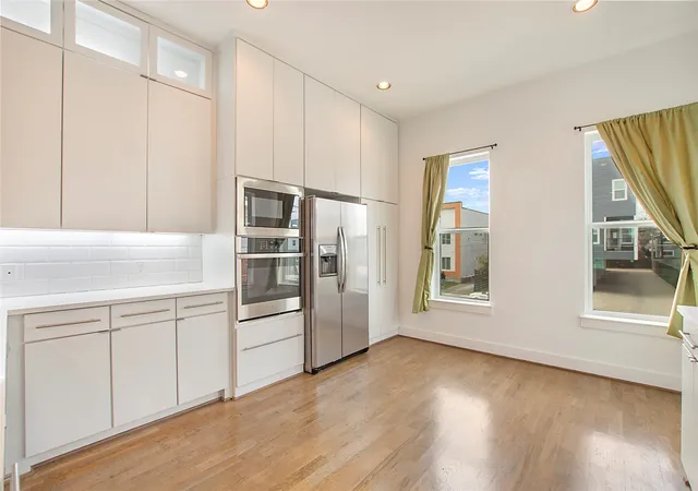 Photo 3 of Townhouse for sale at 4634 Virginia Ave, Dallas, TX 75204 | MLS# 21358809 | Listing updated on 2026-08-14