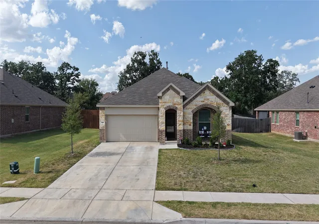 Photo 2 of Sale Pending at 1221 Pistachio Dr, Azle, TX 76020 | MLS# 21358871 | Listing updated on 2026-08-28