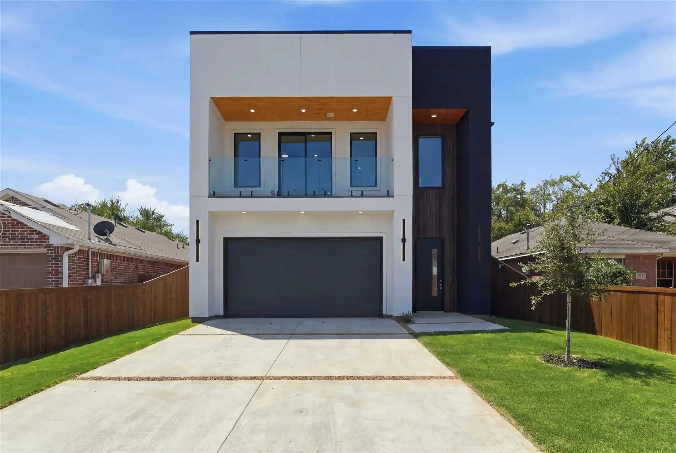 Photo 1 of Single family home for sale at 1710 Toronto St, Dallas, TX 75212 | MLS# 21357594 | Listing updated on 2026-10-24