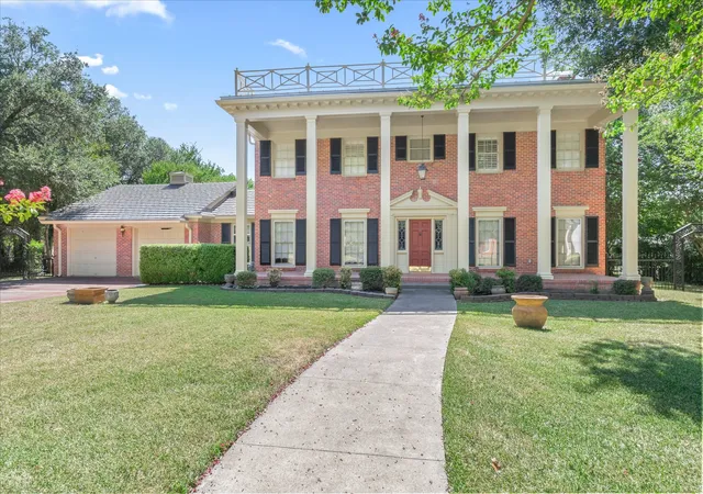 Photo 1 of Single family home for sale at 321 S Mary, Wills Point, TX 75169 | MLS# 21333236 | Listing updated on 2026-08-19