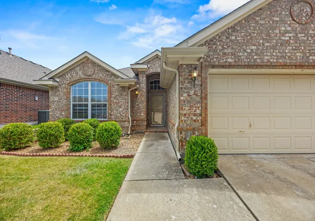 Photo 2 of Single family home for sale at 9313 Norfolk Ln, Mc Kinney, TX 75071 | MLS# 21356755 | Listing updated on 2026-08-14