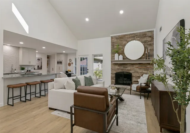 Photo 3 of Single family home for sale at 8031 Moss Meadows Dr, Dallas, TX 75231 | MLS# 21358867 | Listing updated on 2026-10-07