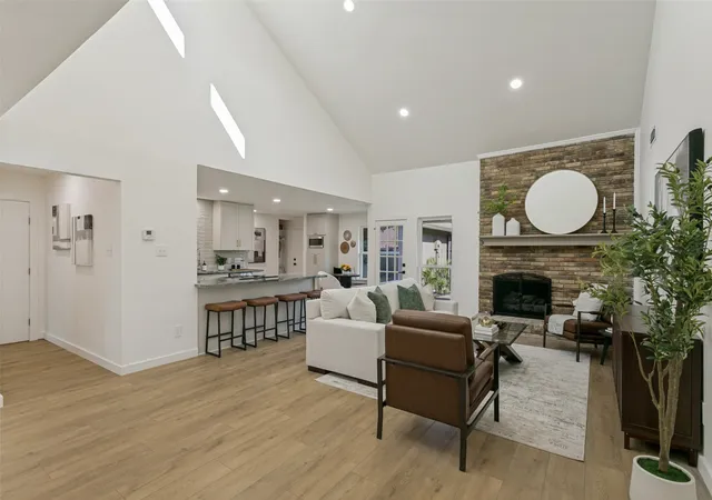 Photo 3 of Single family home for sale at 8031 Moss Meadows Dr, Dallas, TX 75231 | MLS# 21358867 | Listing updated on 2026-10-07
