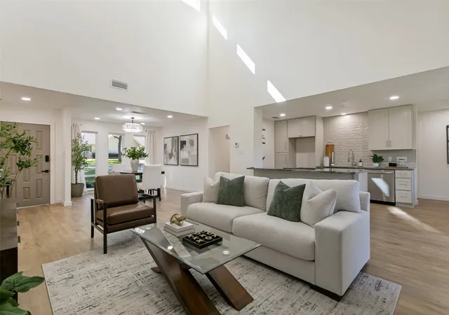 Photo 4 of Single family home for sale at 8031 Moss Meadows Dr, Dallas, TX 75231 | MLS# 21358867 | Listing updated on 2026-10-07