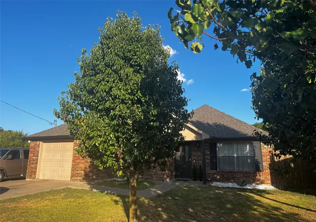 Photo 1 of Single family home for sale at 1705 Melody Cir, Kaufman, TX 75142 | MLS# 21357511 | Listing updated on 2026-09-22