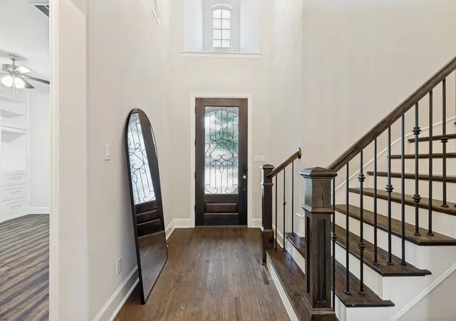 Photo 3 of Single family home for sale at 6220 Crystal Cove Ct, Mc Kinney, TX 75071 | MLS# 21359040 | Listing updated on 2026-08-30